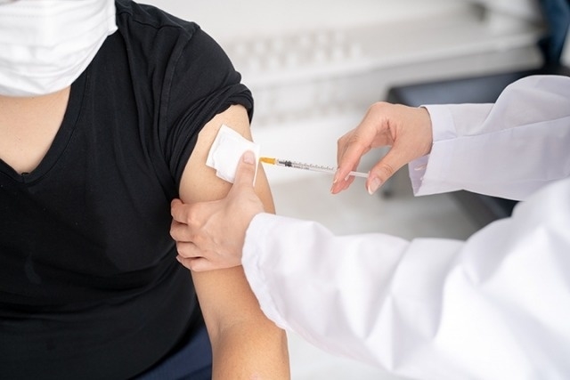 新型コロナウイルス ワクチン 介護従事者