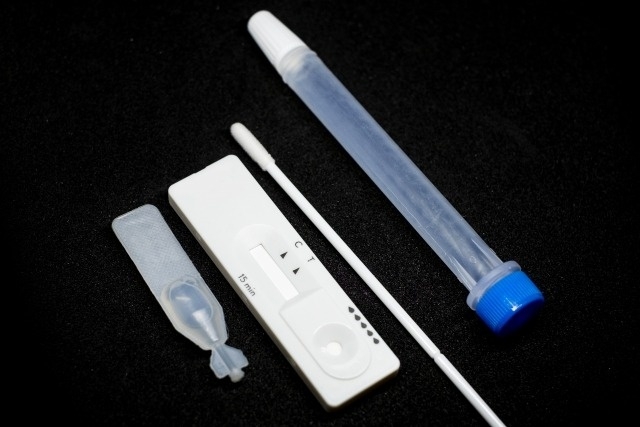 抗原検査キット　新型コロナ