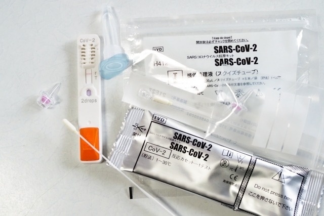 抗原検査キット　新型コロナ