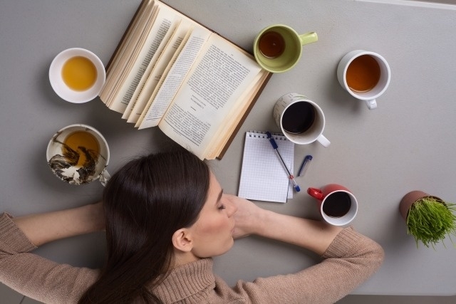 睡眠不足　健康リスク