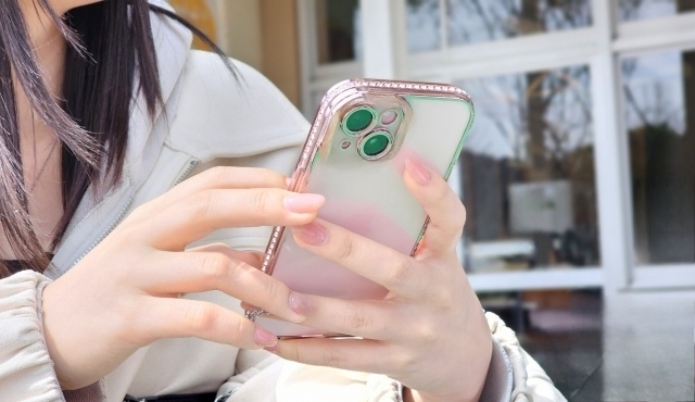 スマホによる健康被害とは？ スマホ依存症の恐ろしさが気になるときは